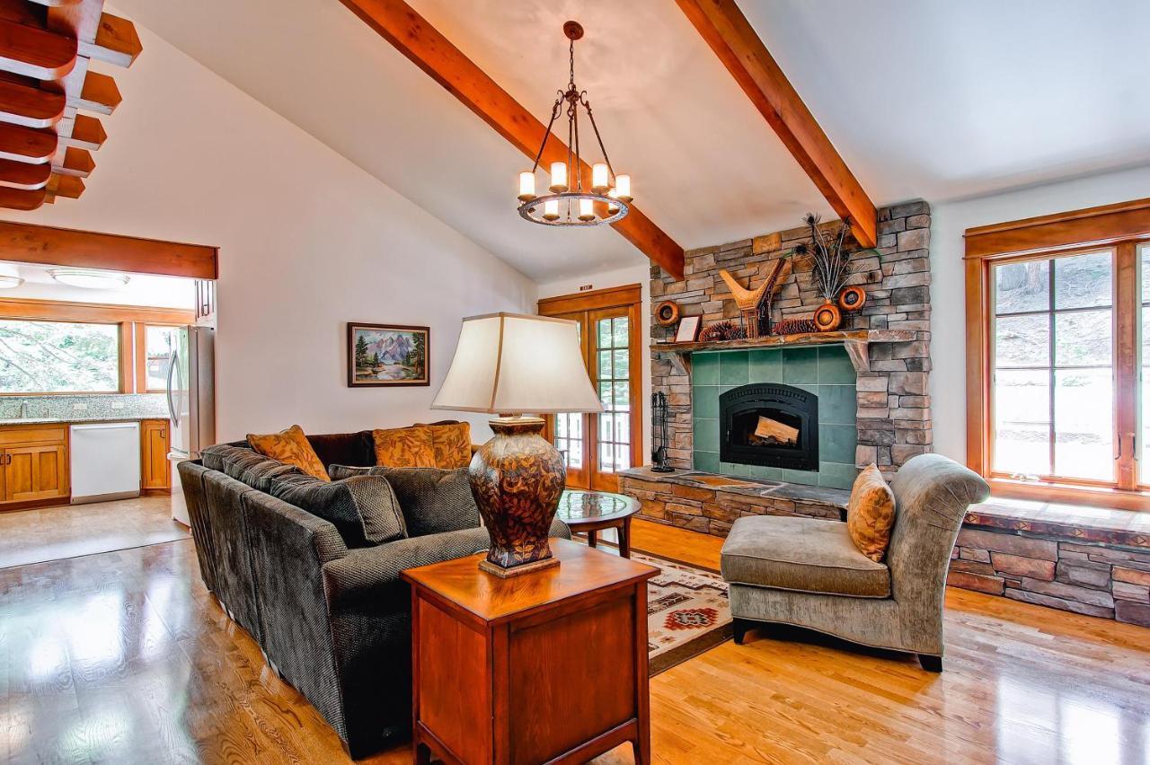 Ahwahnichi Lodge Yosemite West Bagian luar foto