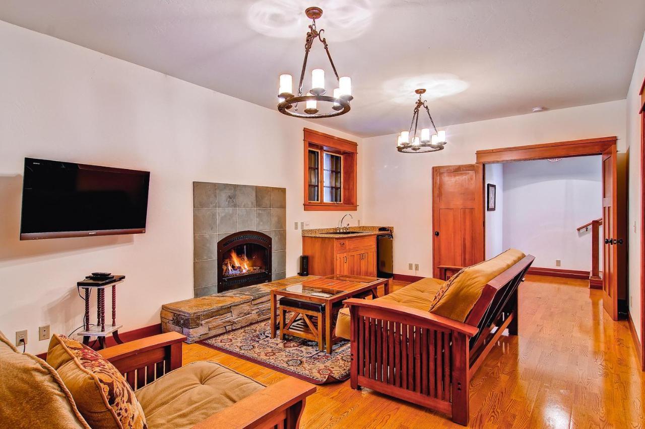Ahwahnichi Lodge Yosemite West Bagian luar foto